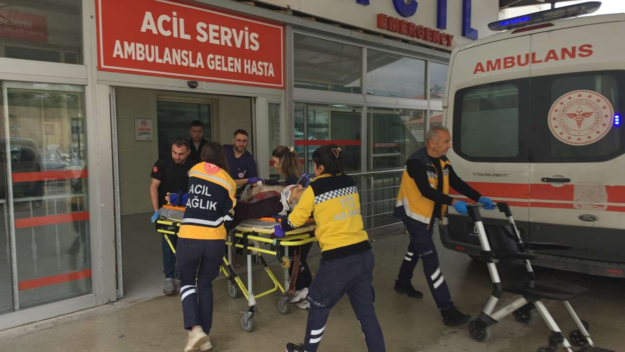 Çarpışan otomobiller bu hale geldi! 1 ölü, 2 yaralı var 8